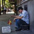 Испанцы винят в безработице банки